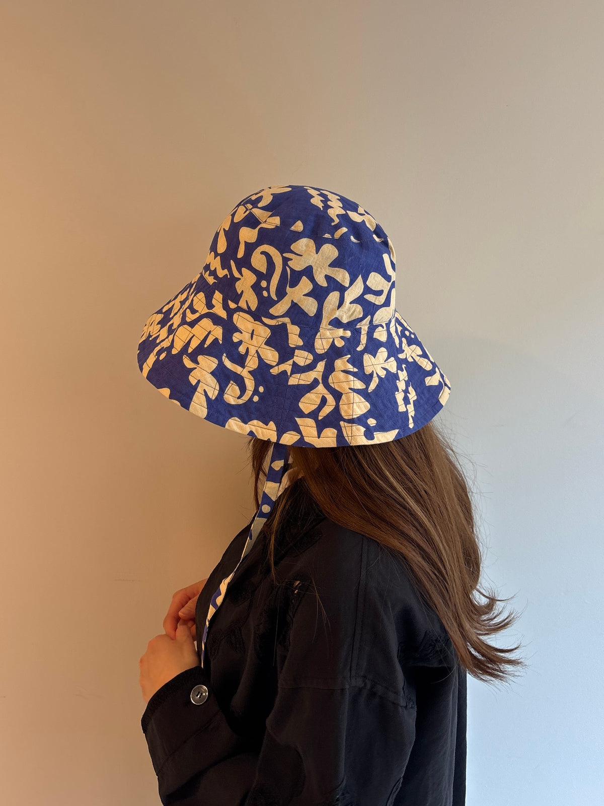 BLUE / FREE