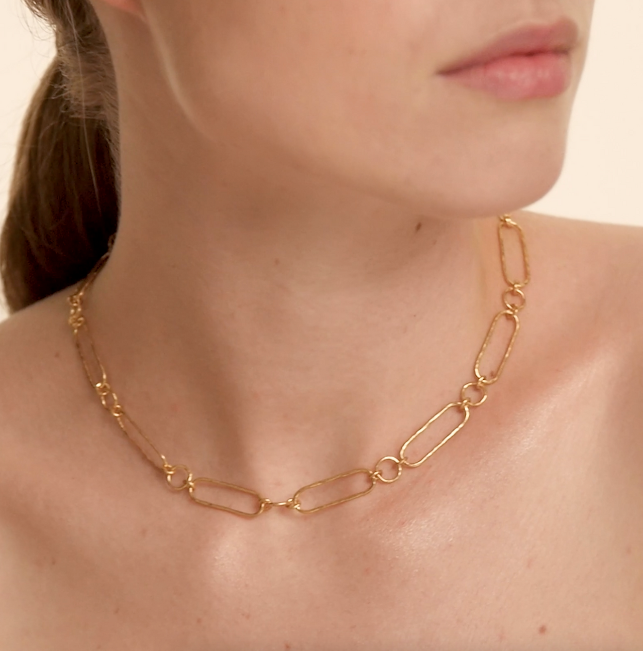 DARA NECKLACE