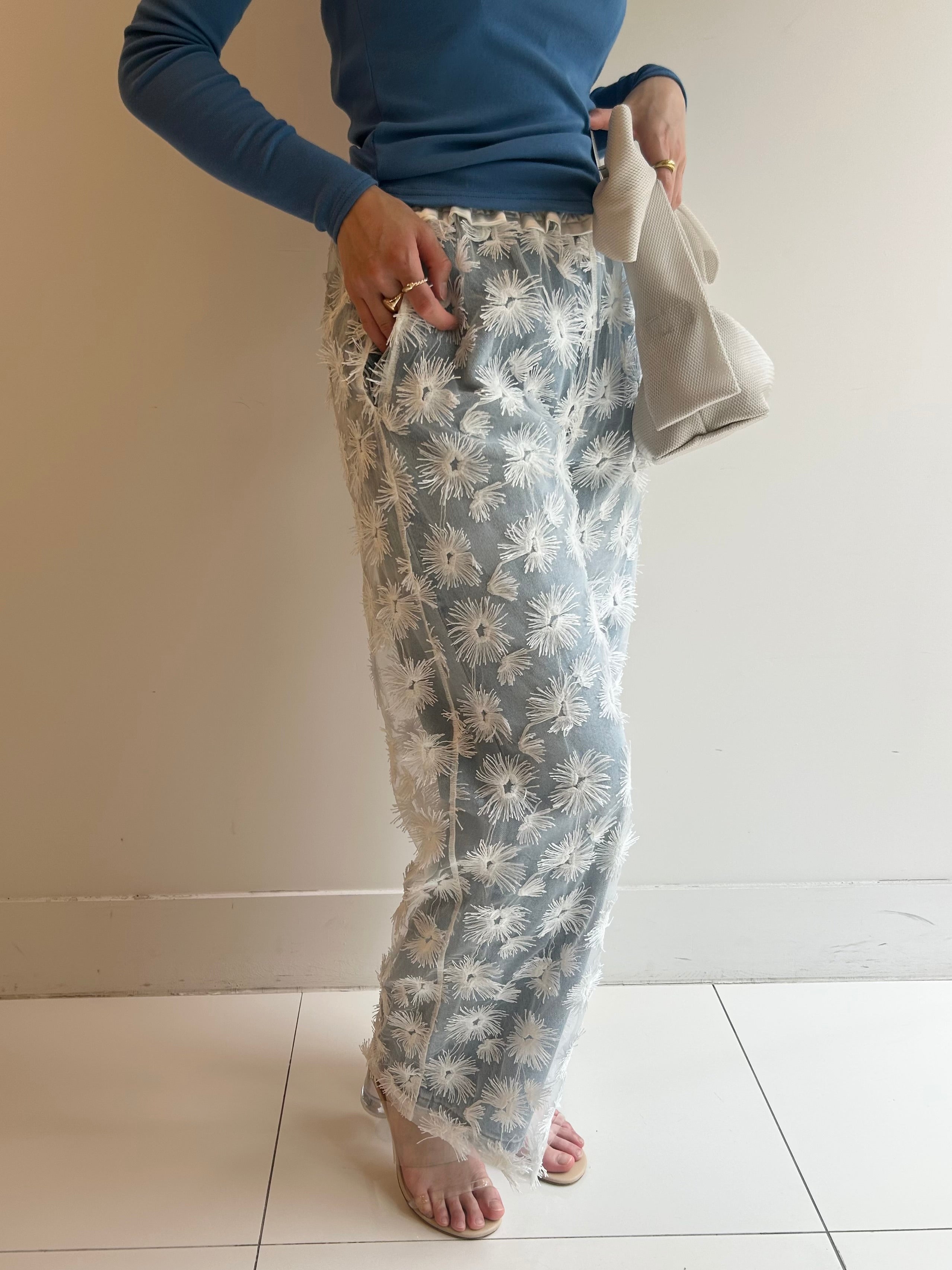 TULLE FLOWER OVER PANTS