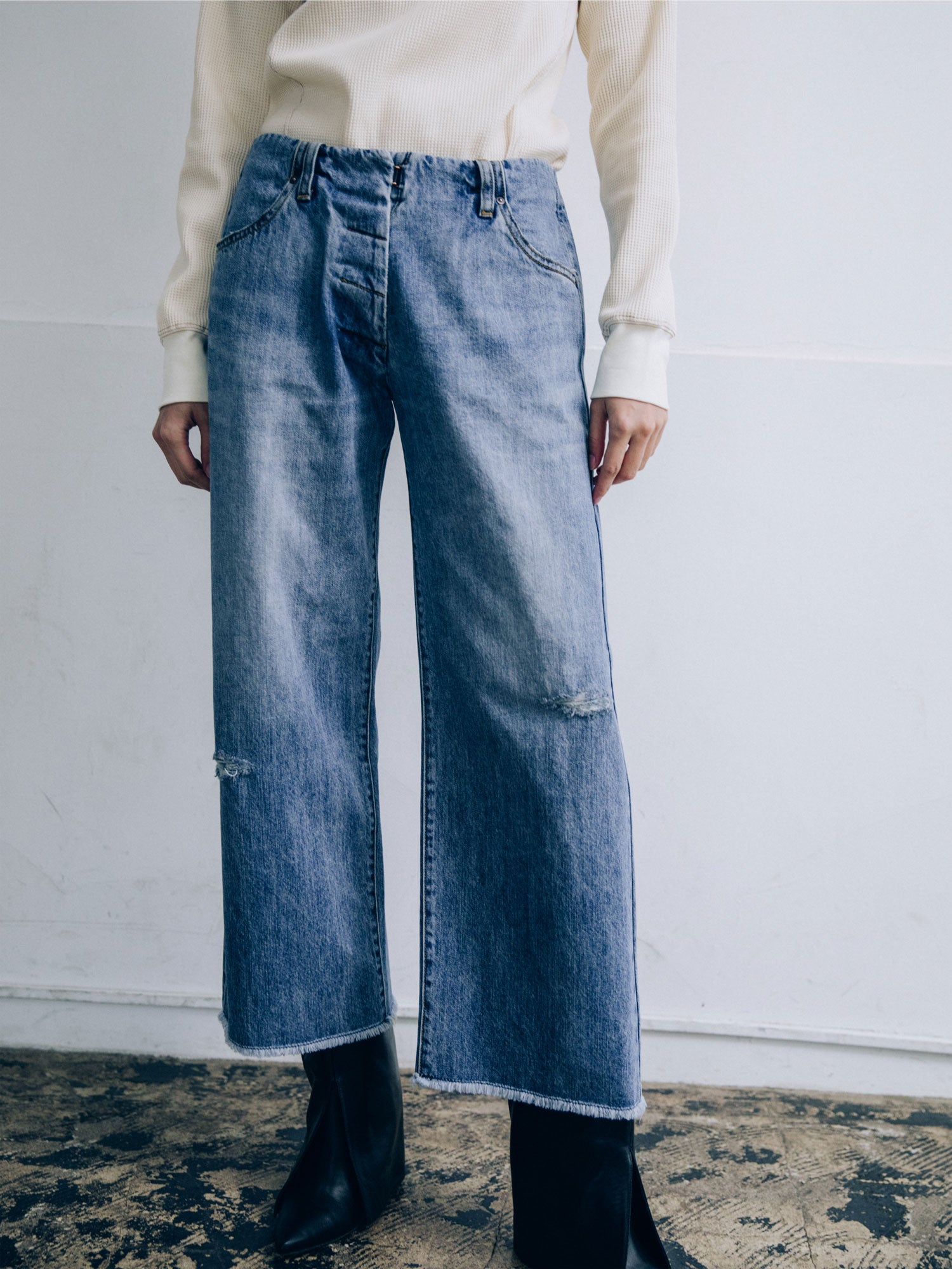 DAMAGED LOW RISE WIDE PANTS