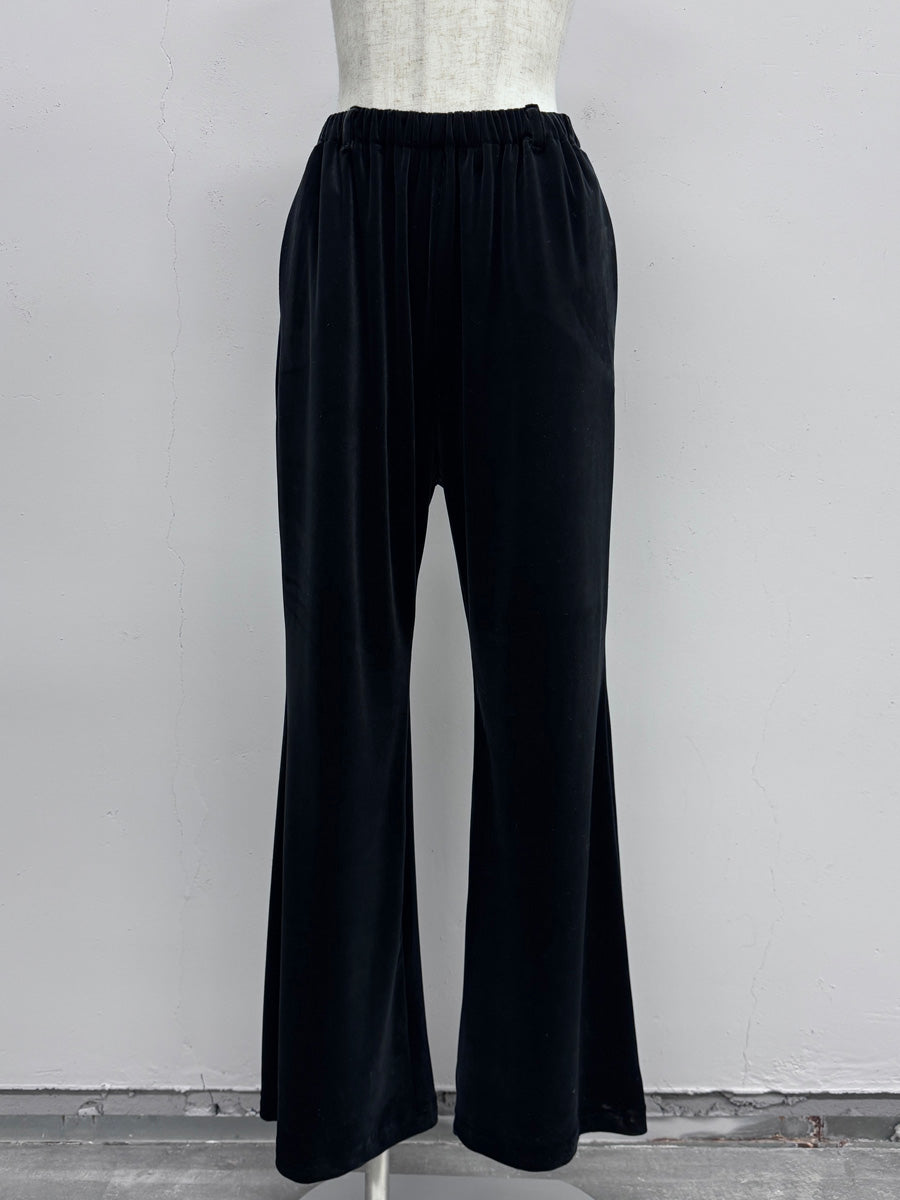 BLACK / FREE