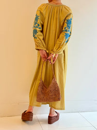 C.LINEN BIG FLOWER EMB DRESS