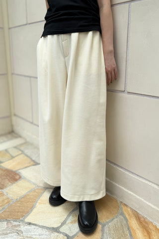 WHITE / FREE