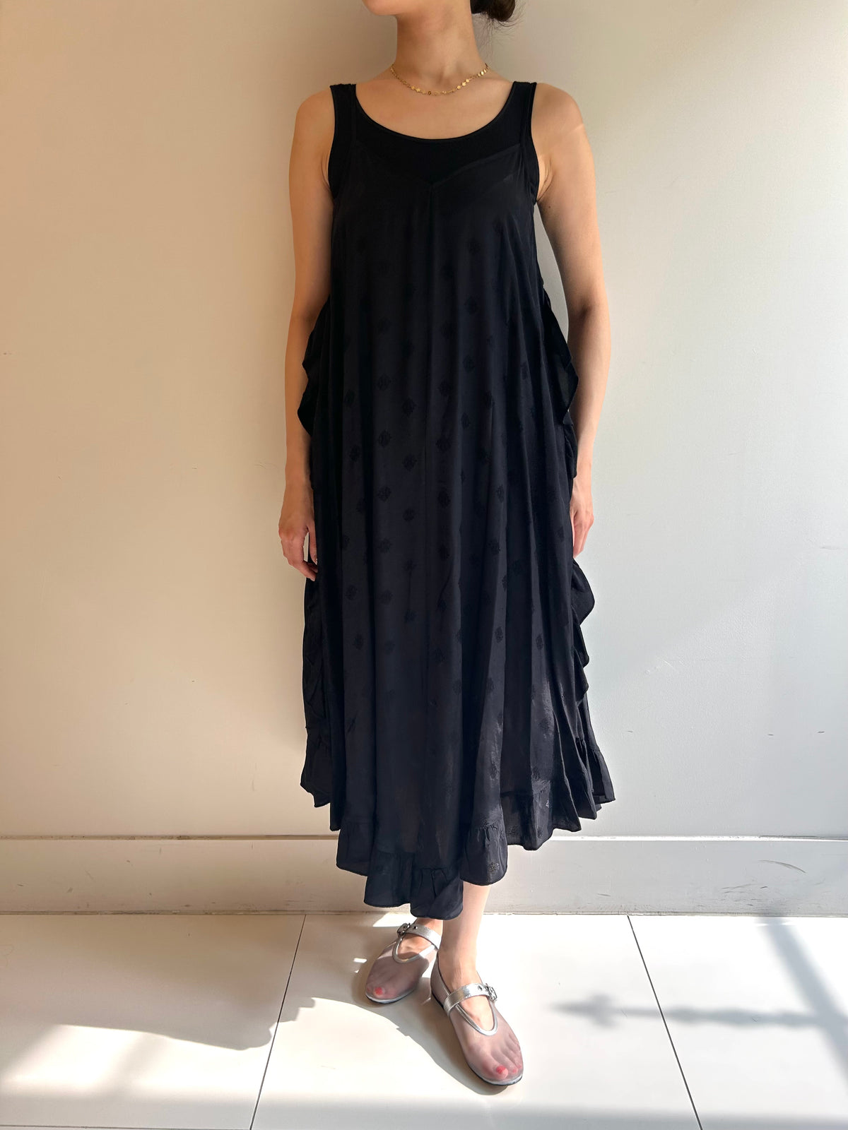 BLACK / F