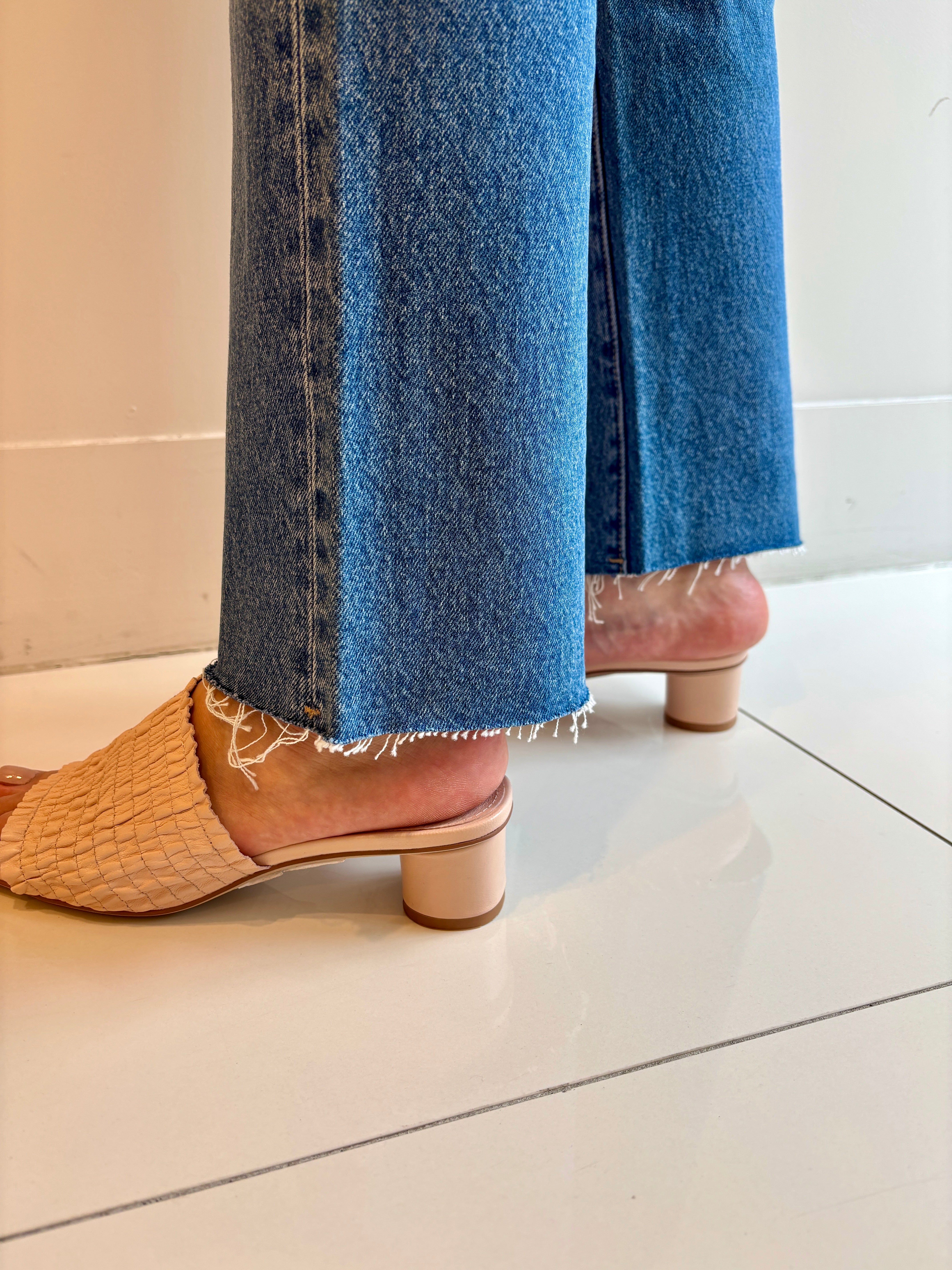 CLASSIC FLARE CROP CHLOE