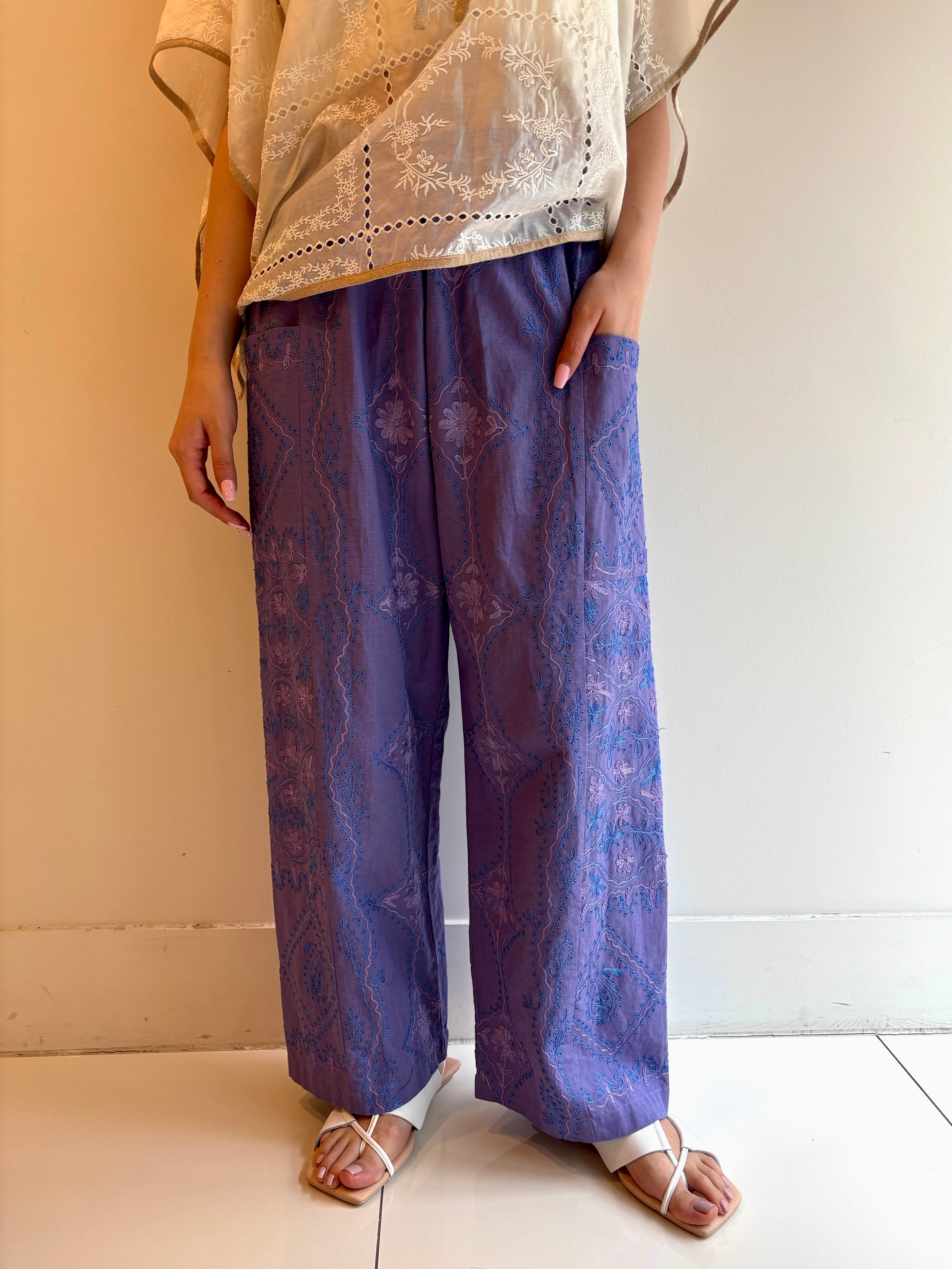 C.LINEN DIAMOND AARI EMB PANTS