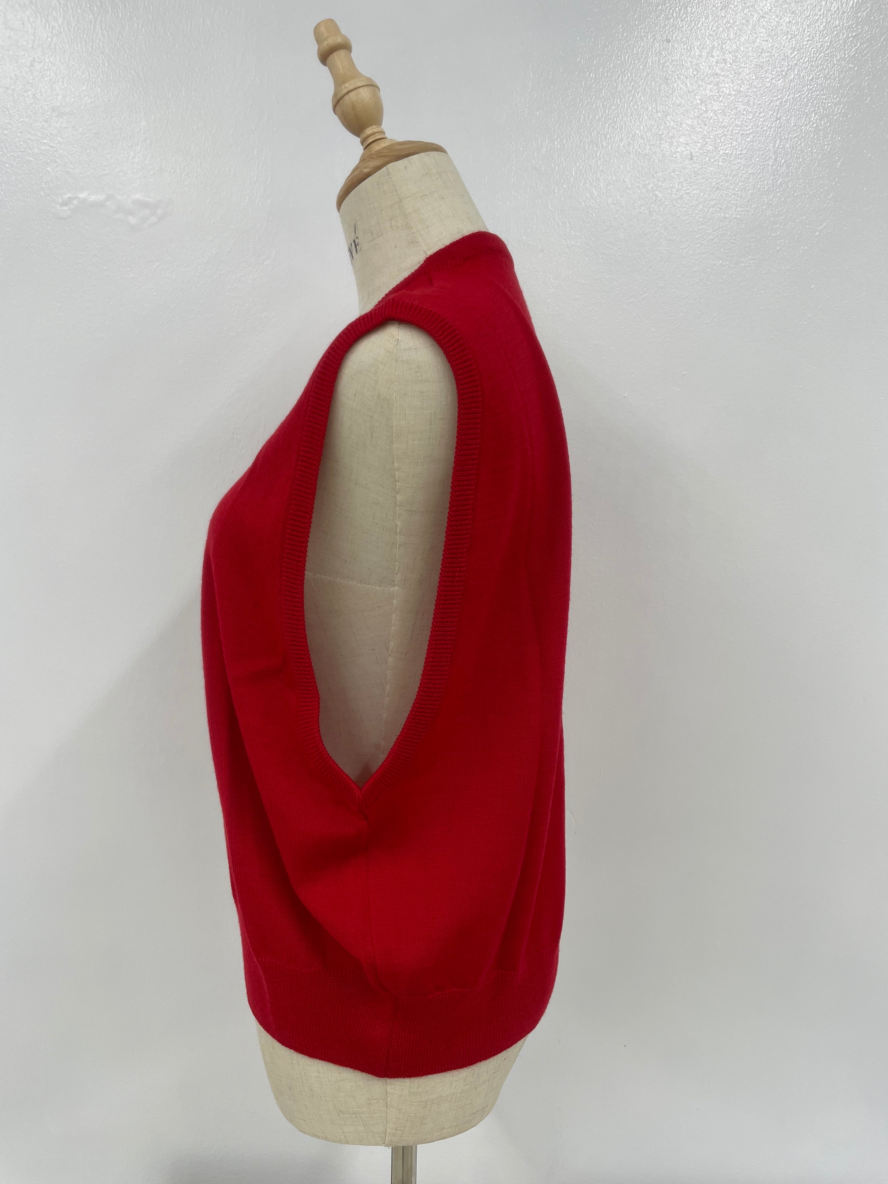 V NECK VEST