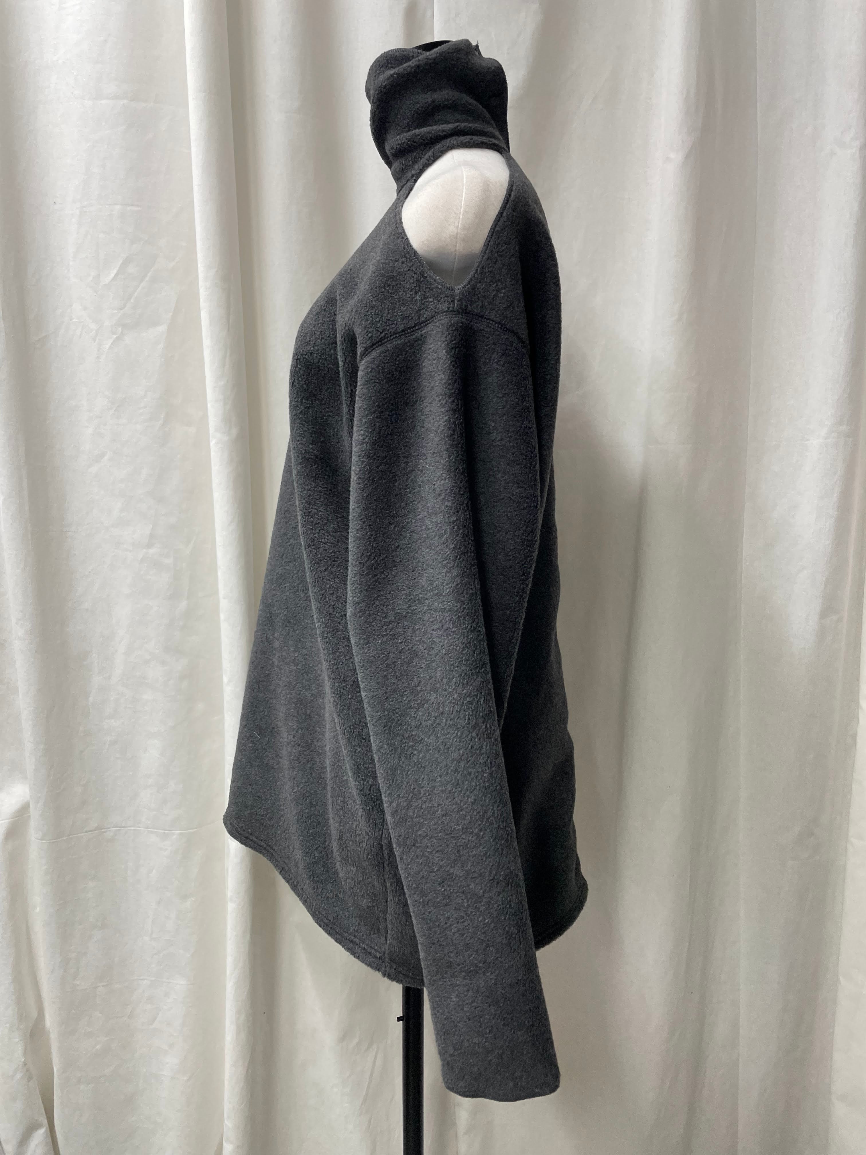 CUT OUT PULLOVER