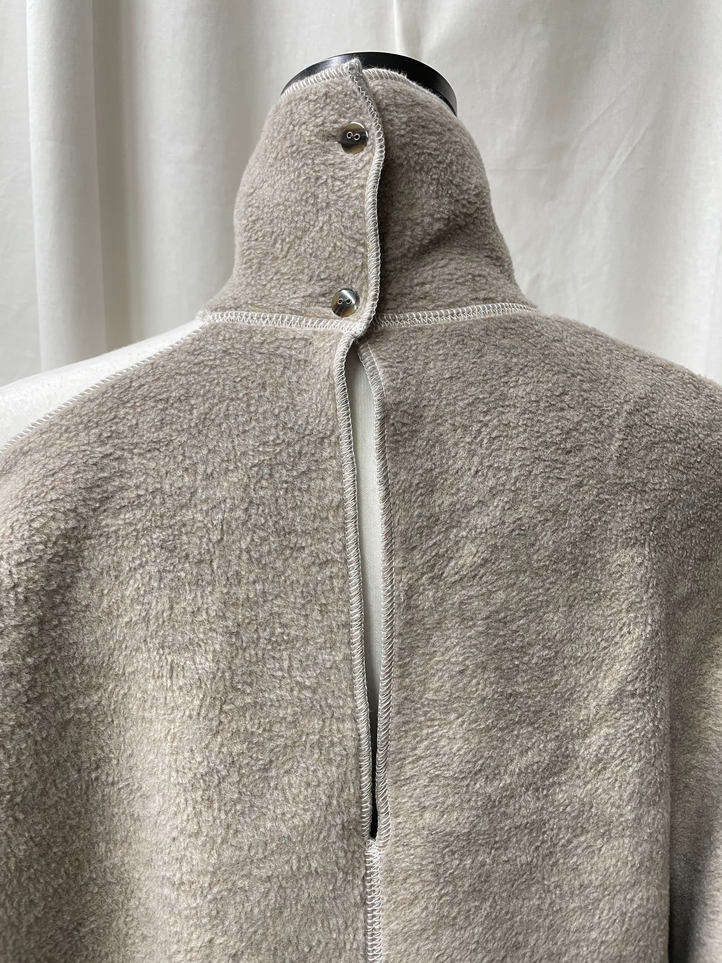 CUT OUT PULLOVER