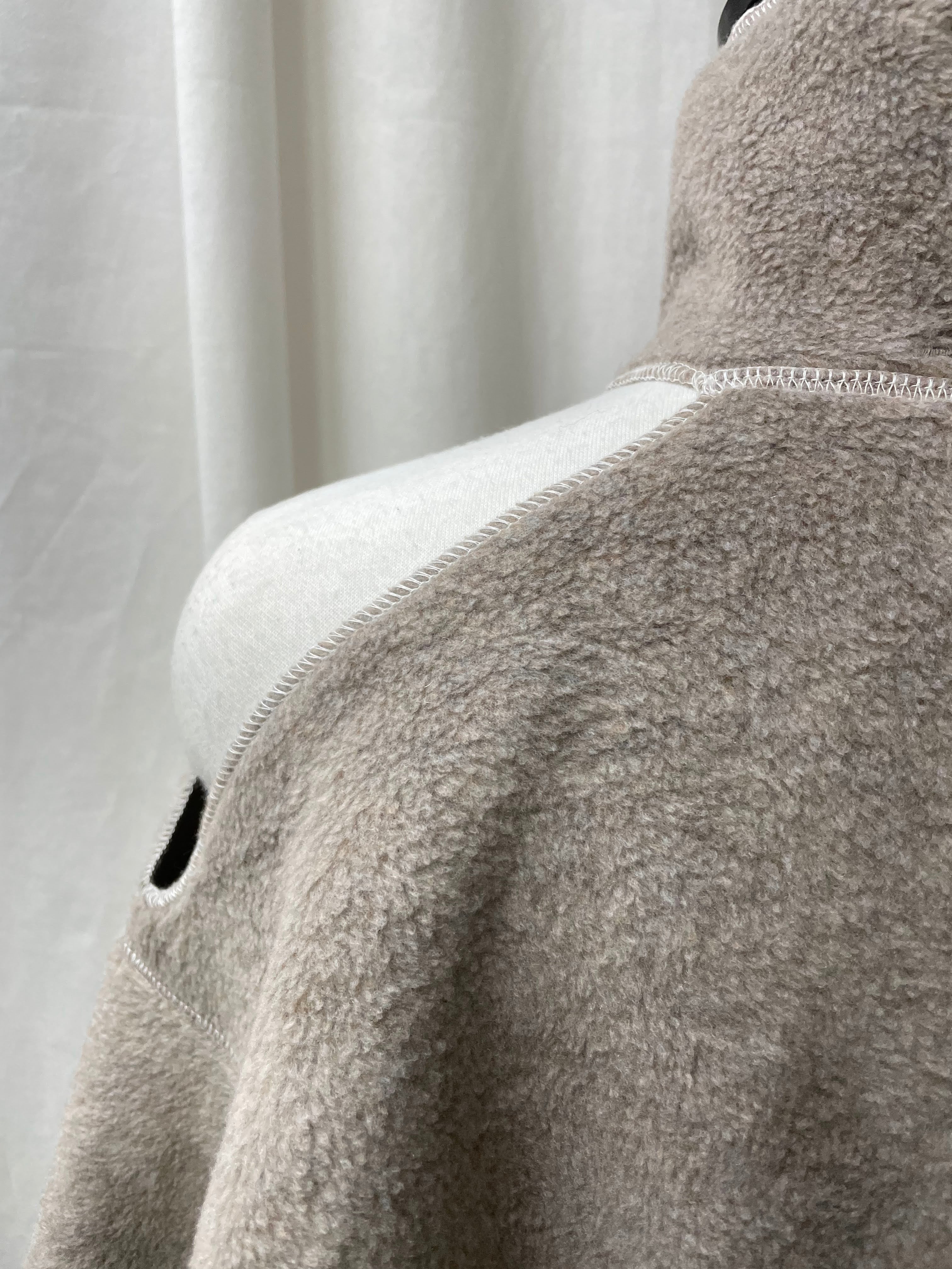 CUT OUT PULLOVER