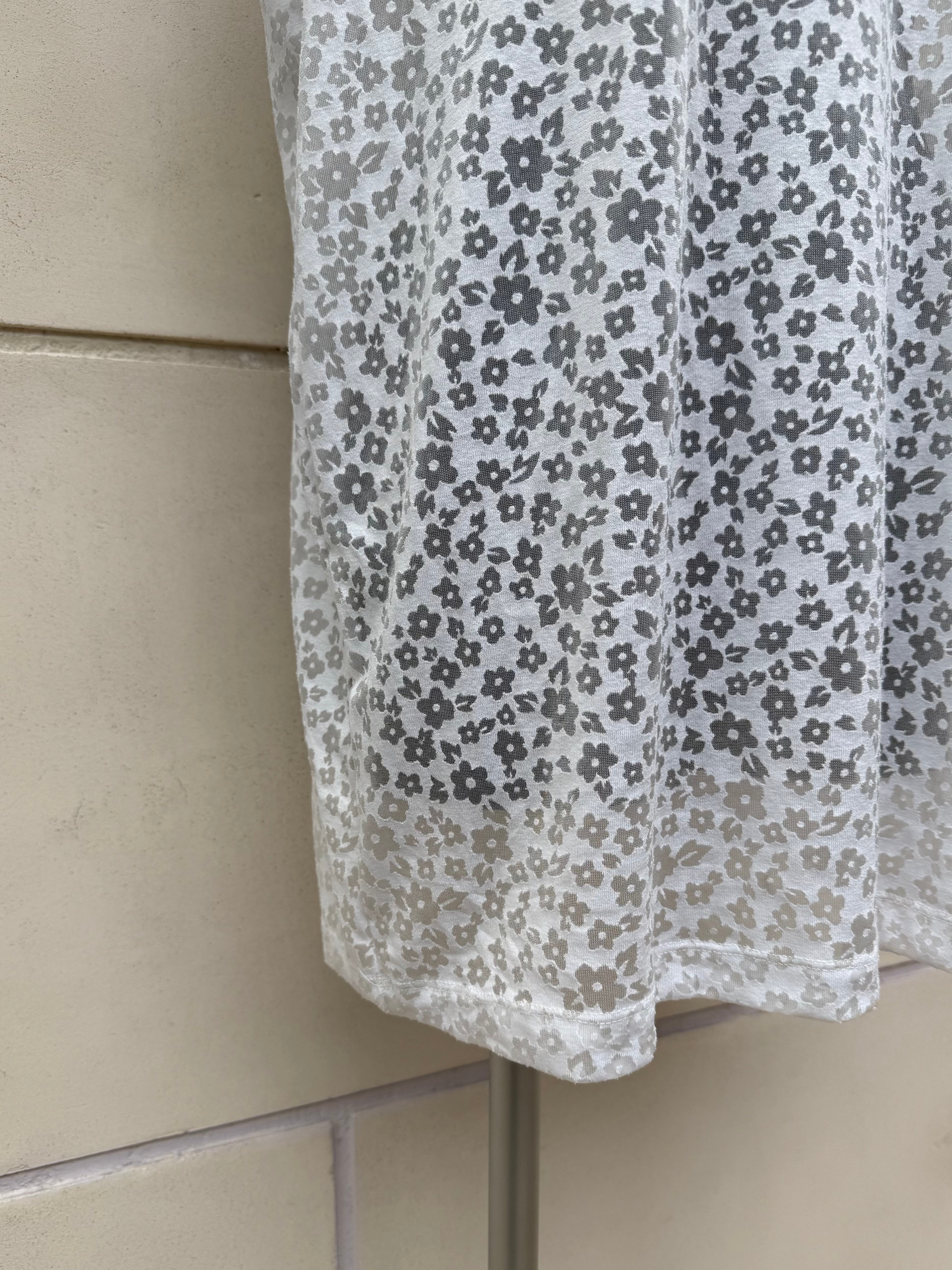 【FLEK】SHEER PATTERN LONG SLEEVELESS