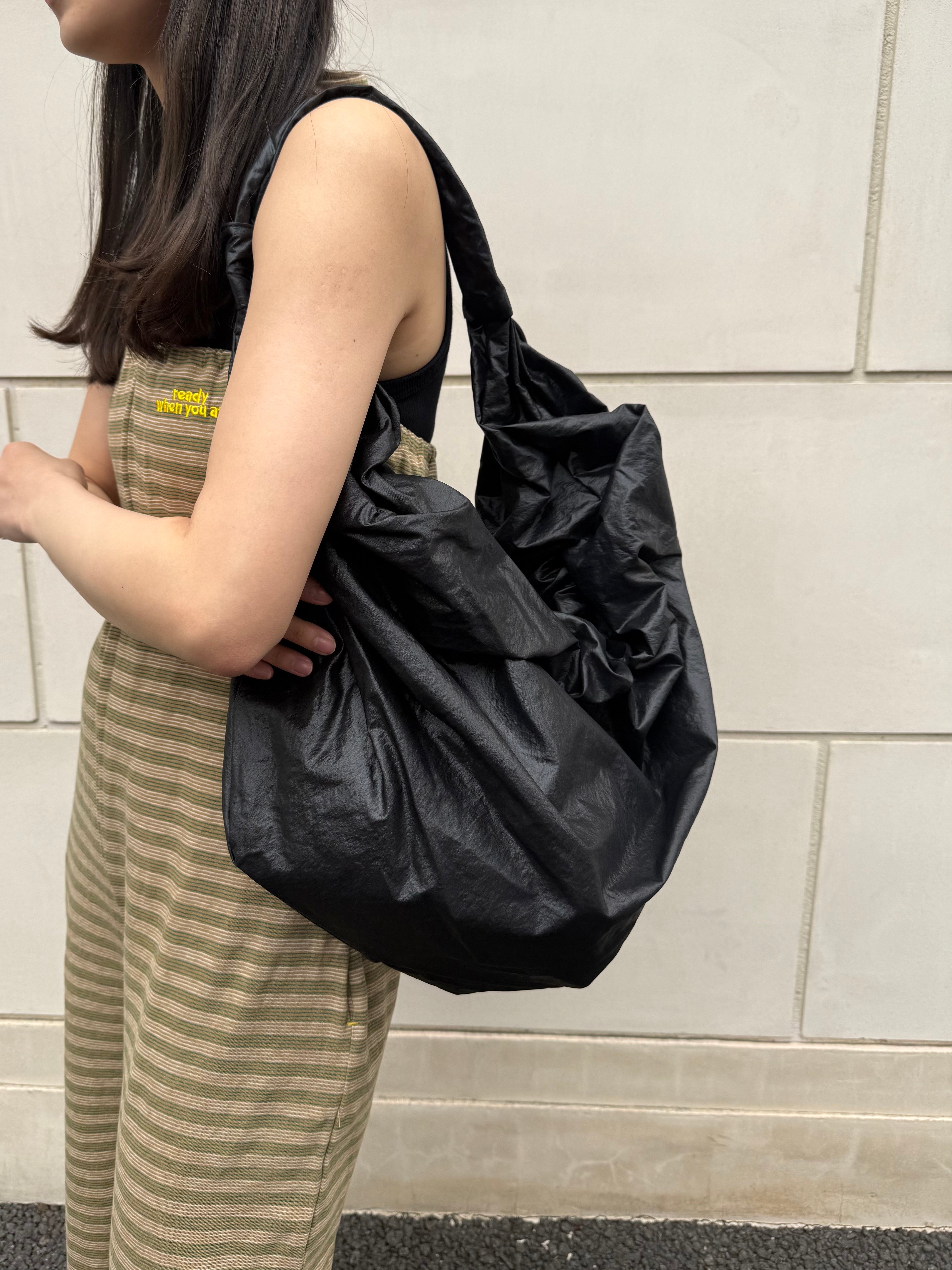 【ACOC】GLOSSY MID TANGLE TWIST BAG