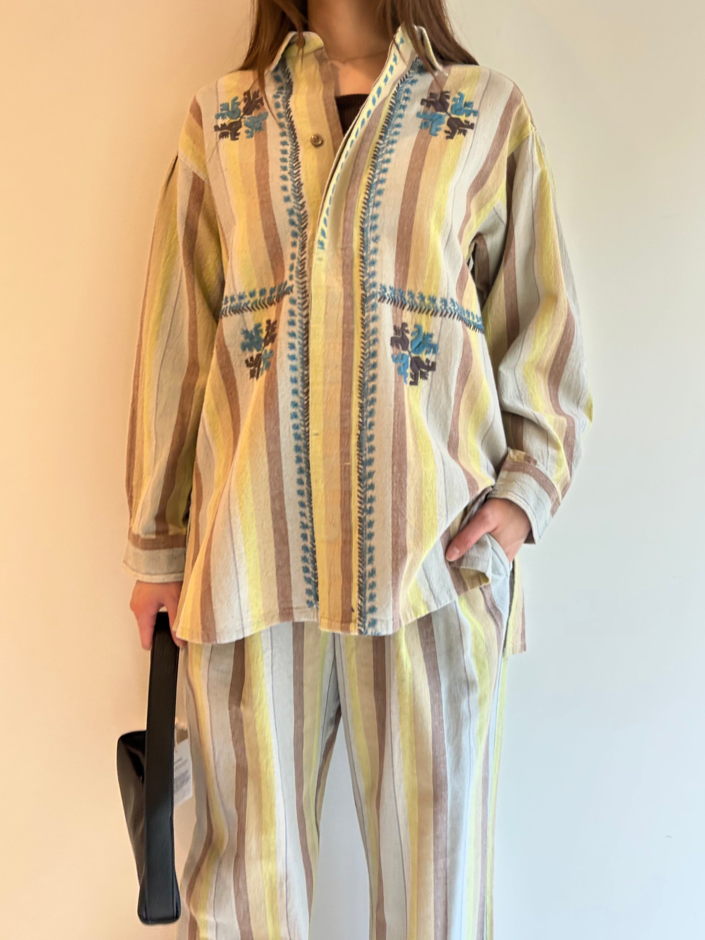 WIDE STRIPE EMB SHIRT