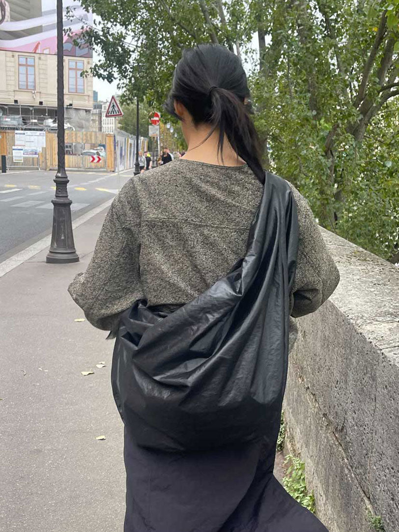 GLOSSY LARGE TANGLE TWIST BAG