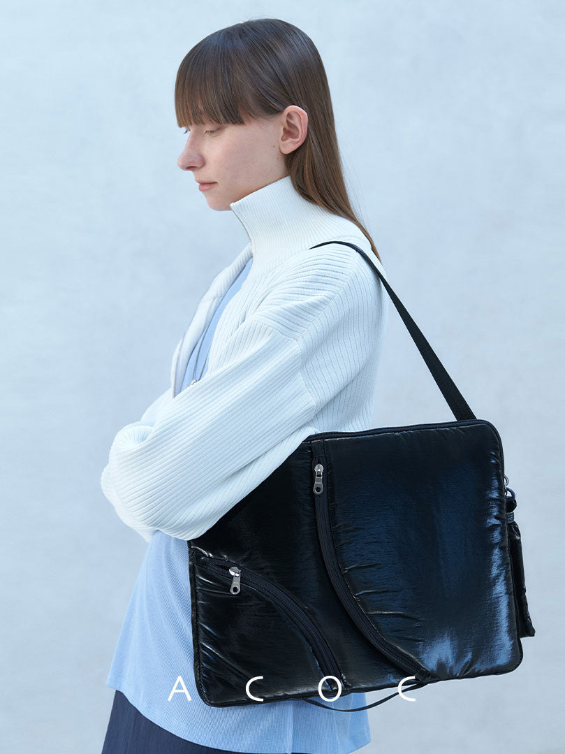 BLACK / FREE