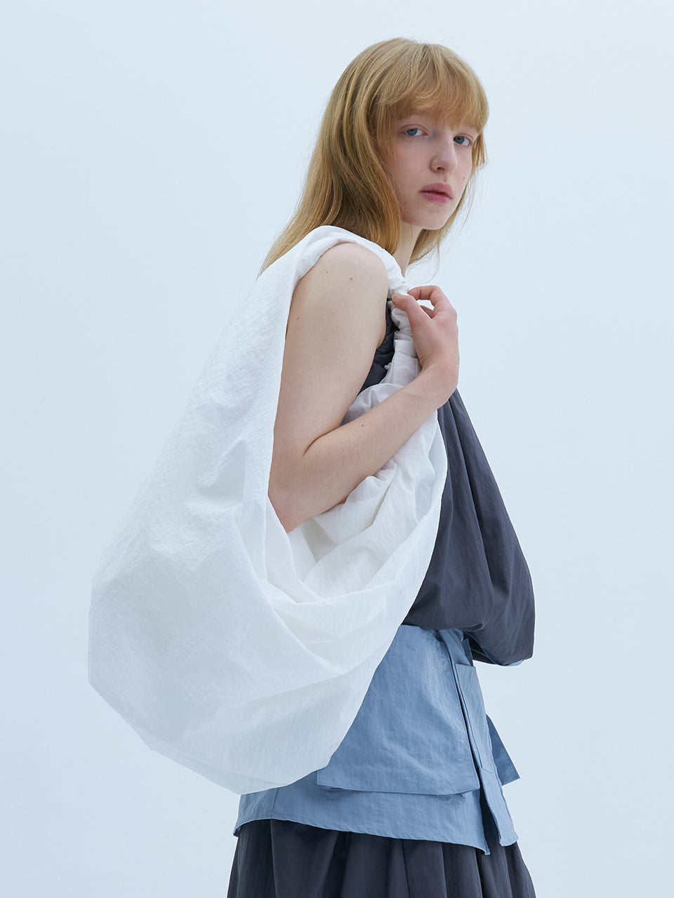 WHITE / FREE