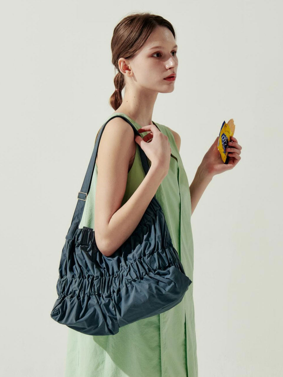 M TIERED CROSS BAG