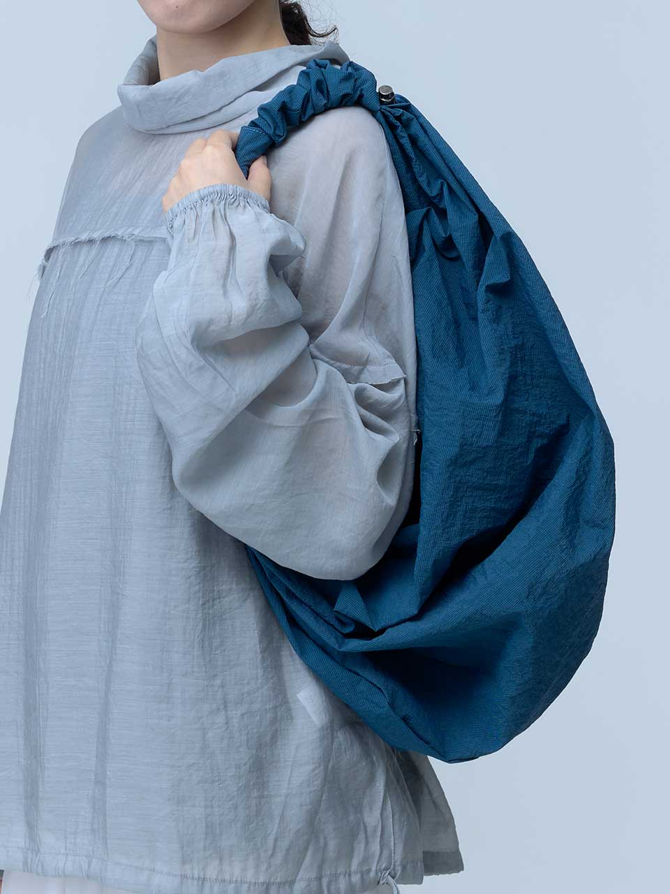 【代官山 蔦屋書店 POP UP先行販売アイテム】MID TANGLE TWIST BAG
