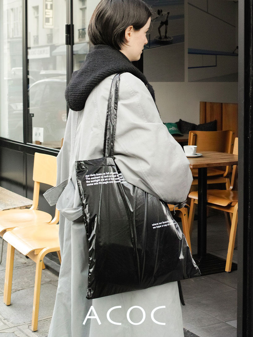 BLACK / FREE