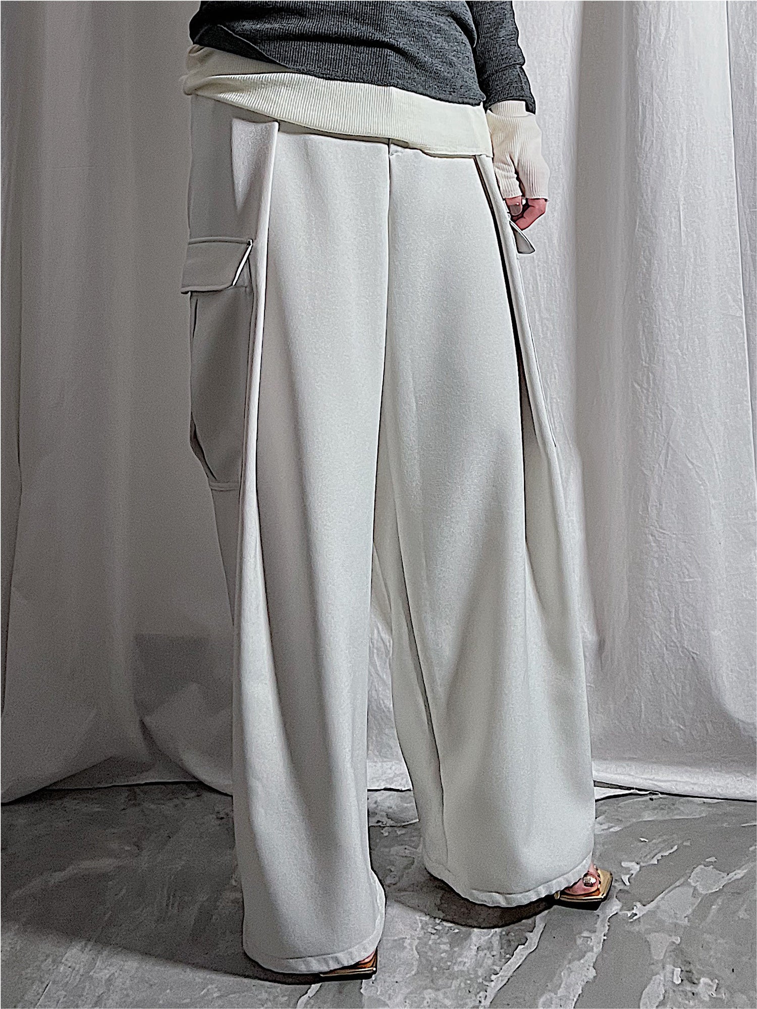TUCK CARGO PANTS