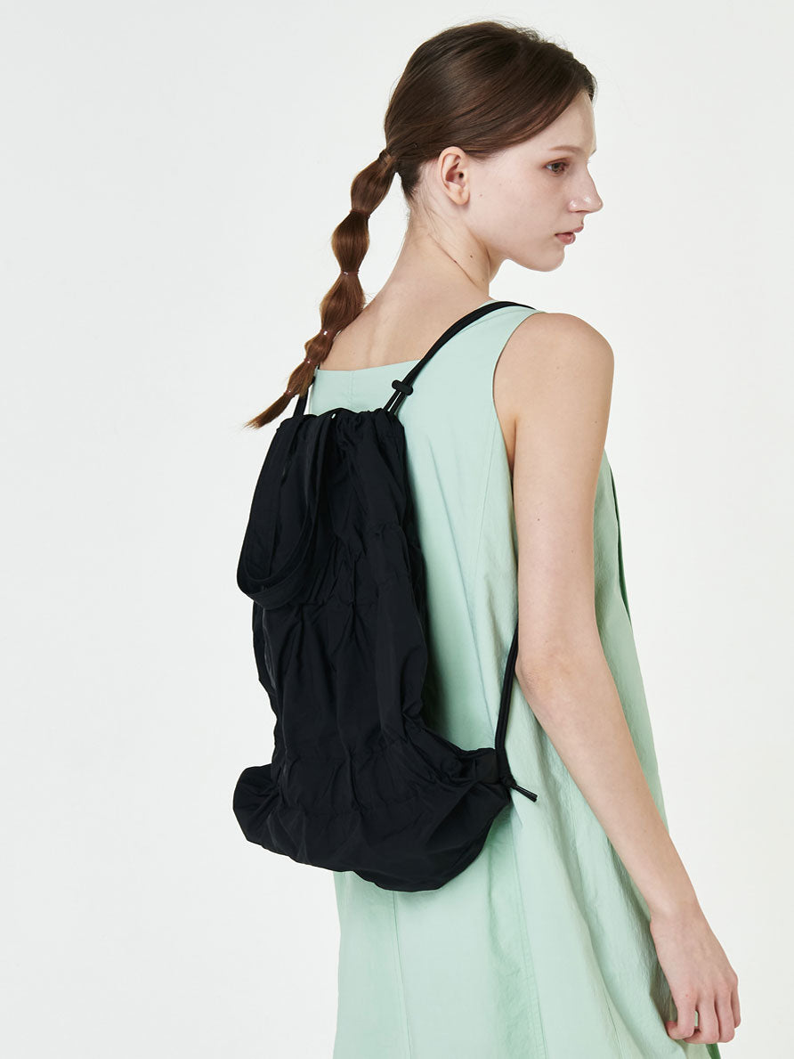 BLACK / FREE